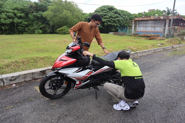 Bantuan roadside assistance untuk bateri motor kong